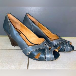 Clark’s Everyday Wear Comfy Navy Leather Wedges | Size 6.5
